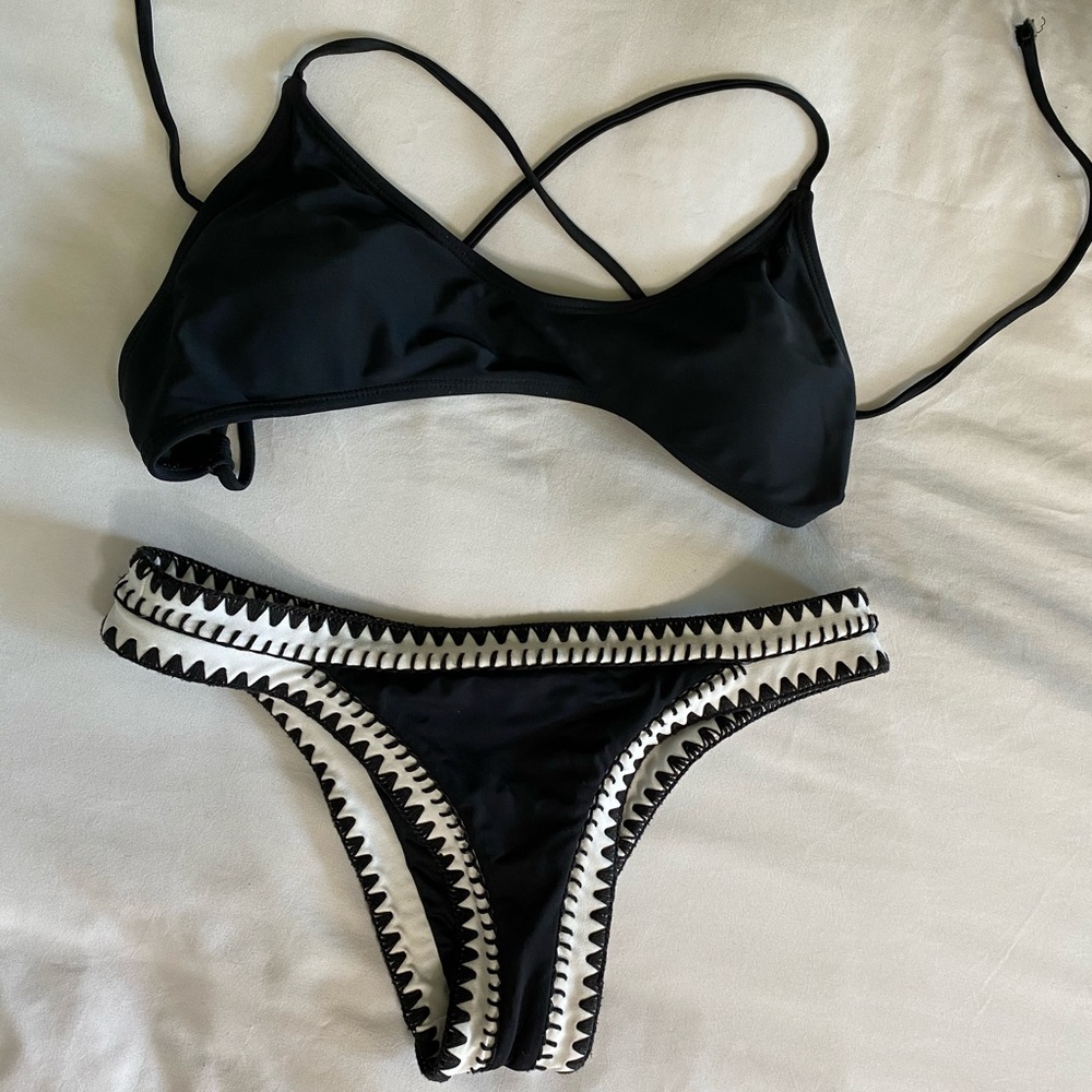lspace bikini bottoms and black bikini top
